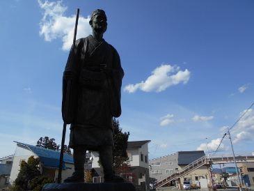 芭蕉像　尾花沢